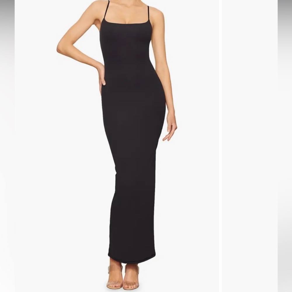 NWOT SKIMS viral Fits Everybody Dress